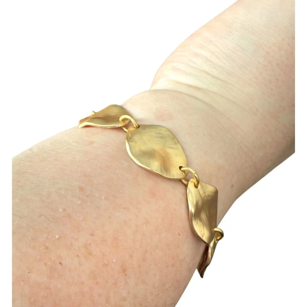 J. Jill Hammered Leaf Bracelet Gold Tone Bee Magnetic Boho Artisan Link Etched - Picture 5 of 16